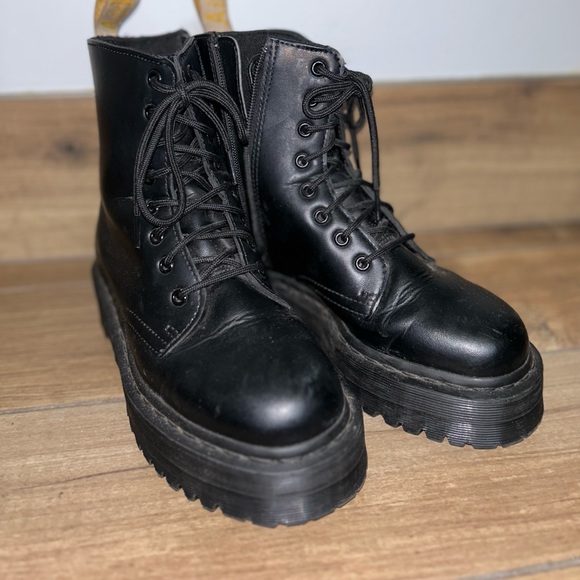 Vegan Doc Marten size US7 UK6 black - Picture 3 of 3